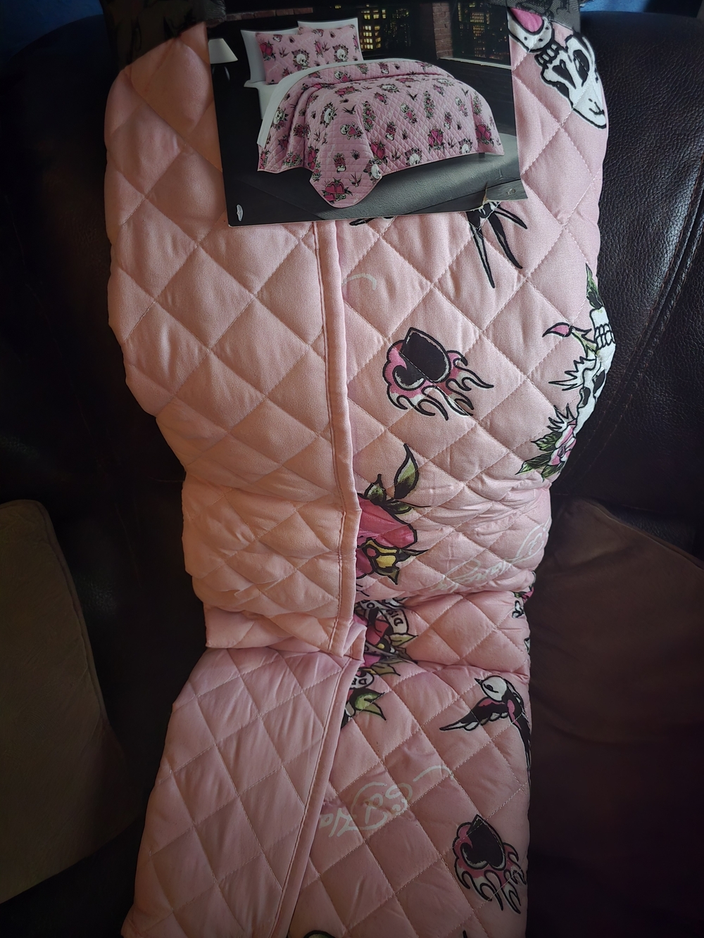Ed Hardy Pink 3-Piece Queen Quilt Set - Picture 2 of 3